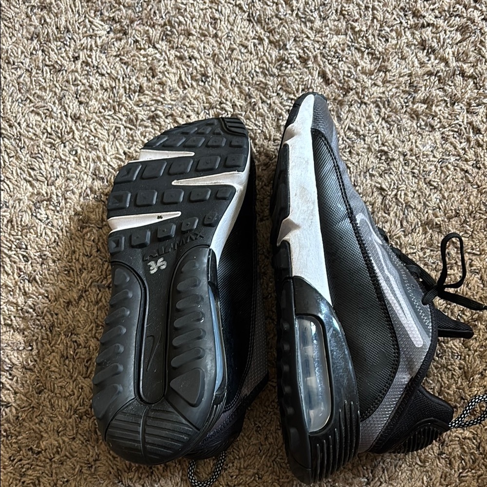 Nike AirMax - Picture 5 of 6